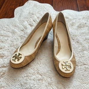Tory Burch Logo Straw and White Leather Ballet Wedges Brown Gold 9M